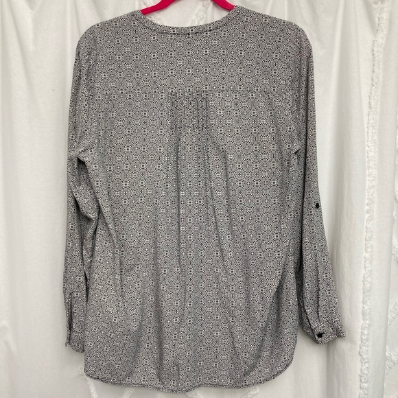 Olsen black and white geometric blouse - Picture 7 of 9